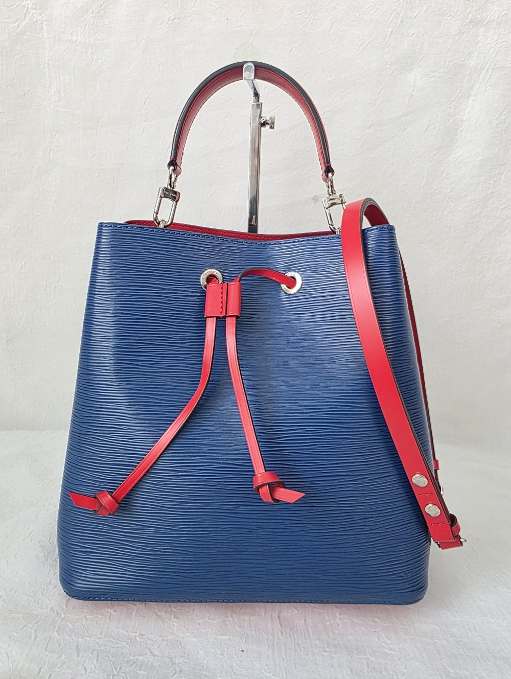 Auth Louis Vuitton Epi NeoNeo MM Bucket Bag
